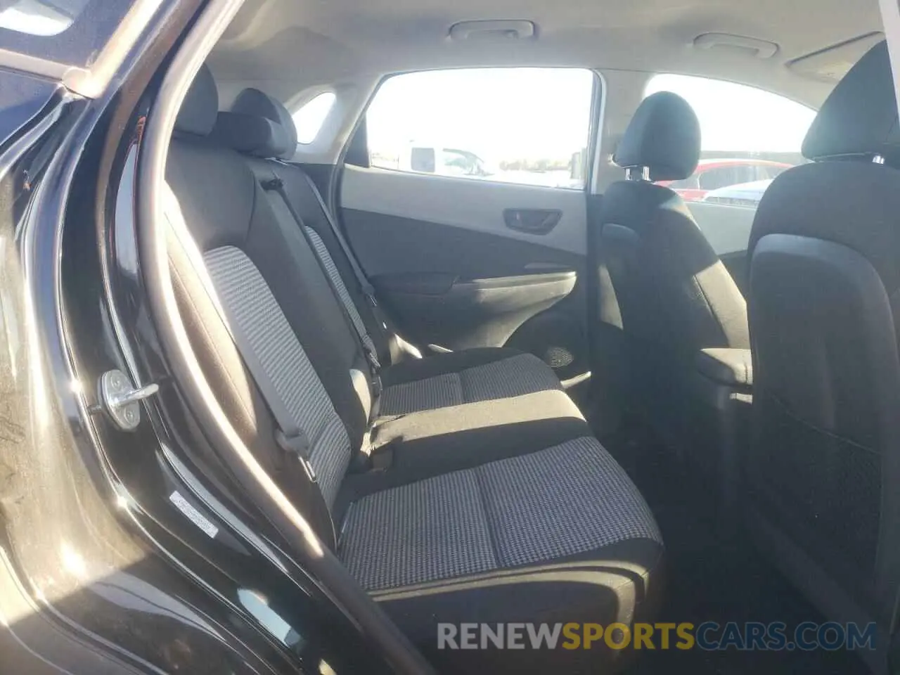11 Photograph of a damaged car KM8K12AA8MU641013 HYUNDAI KONA 2021