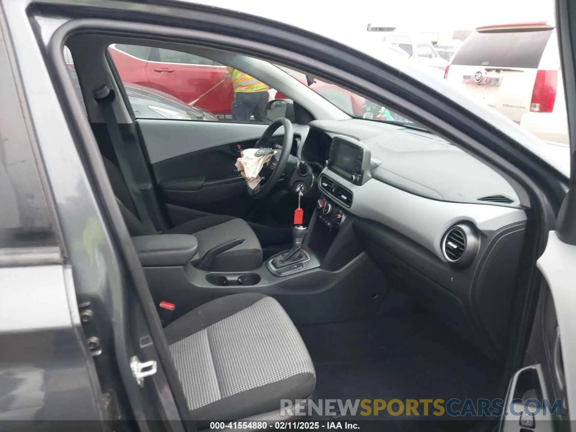 5 Photograph of a damaged car KM8K12AA8MU646065 HYUNDAI KONA 2021