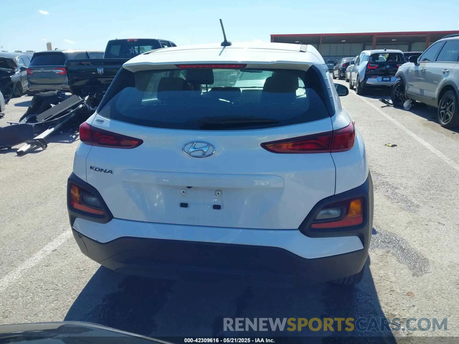 16 Photograph of a damaged car KM8K12AA8MU752287 HYUNDAI KONA 2021