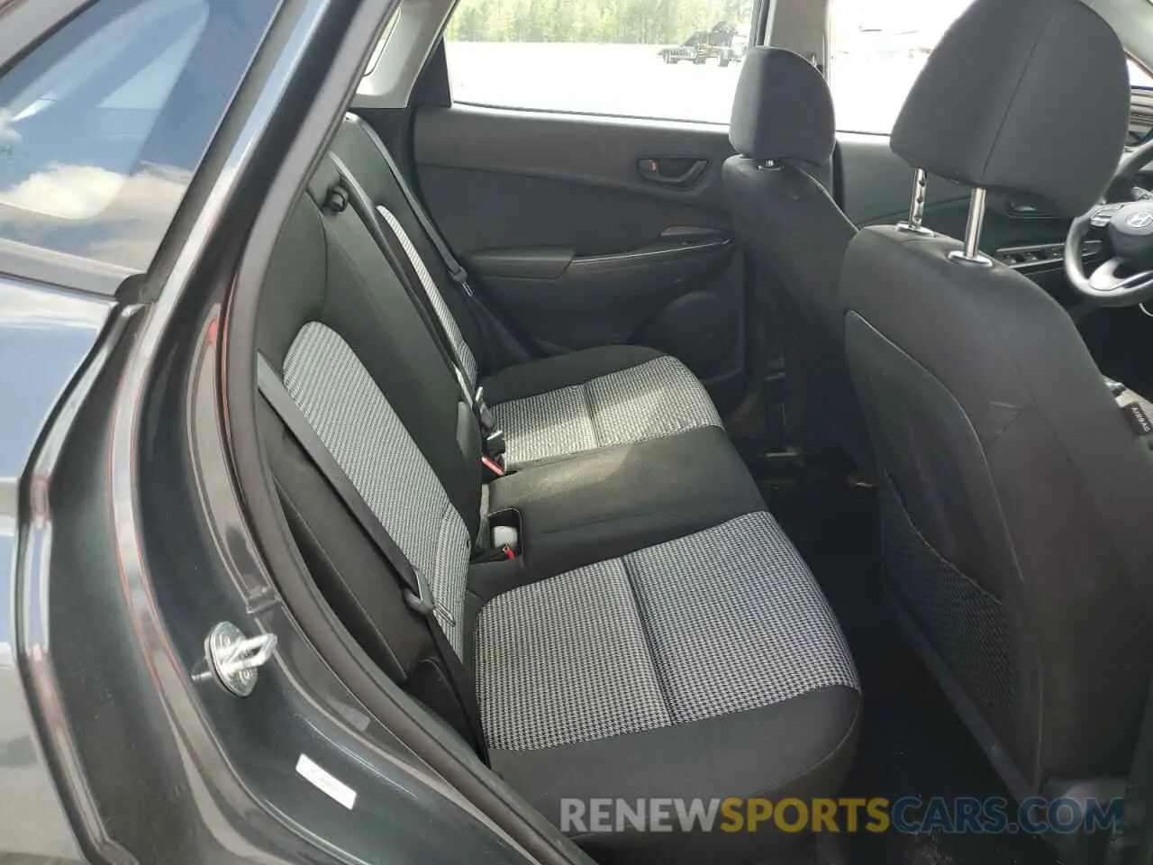11 Photograph of a damaged car KM8K12AA9MU643143 HYUNDAI KONA 2021
