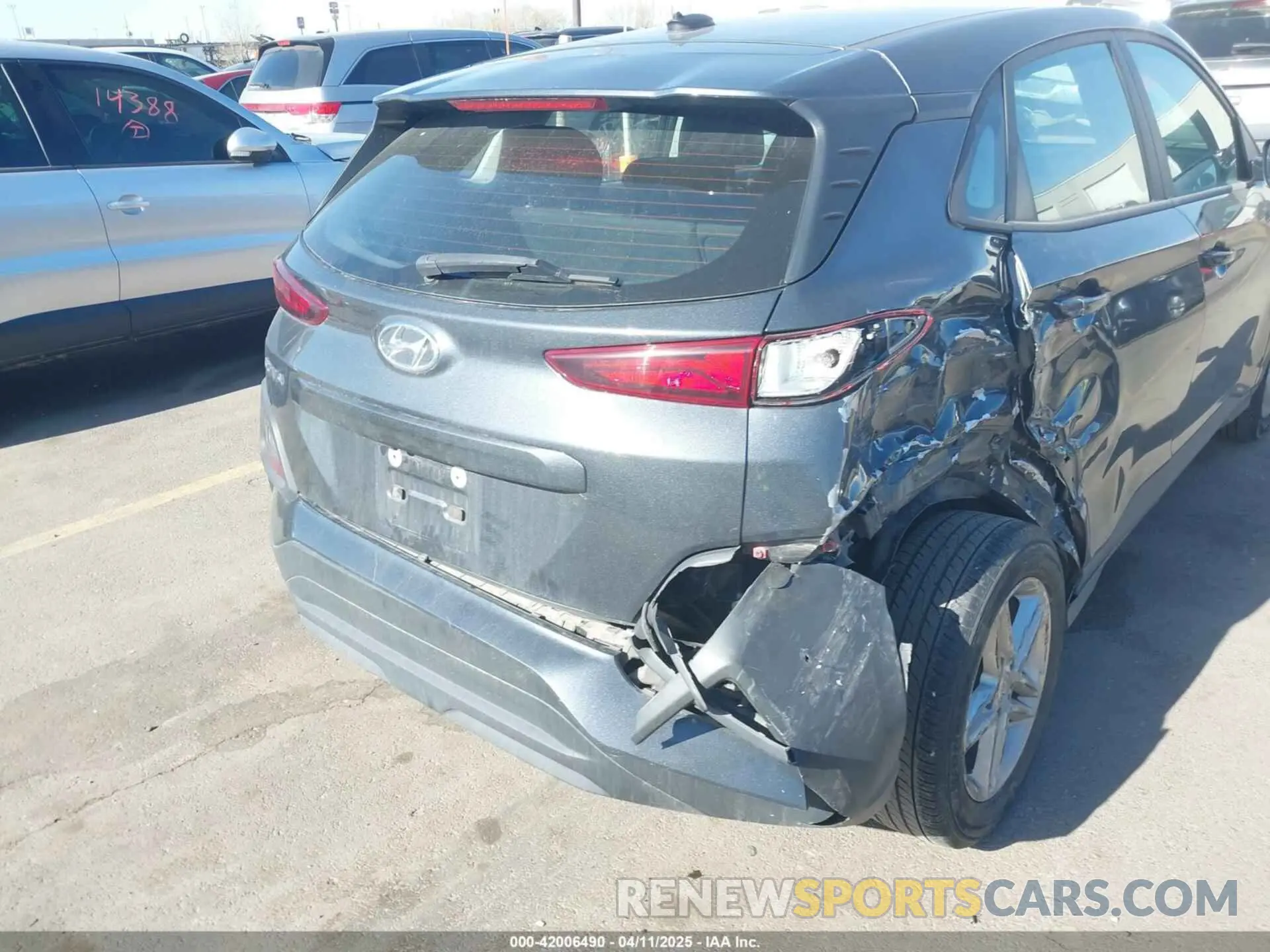 17 Photograph of a damaged car KM8K12AA9MU752475 HYUNDAI KONA 2021