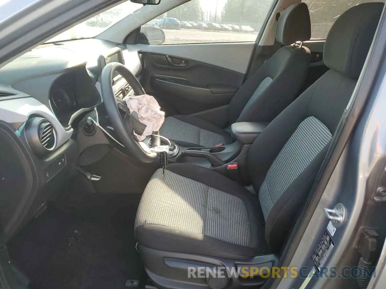7 Photograph of a damaged car KM8K12AAXMU642258 HYUNDAI KONA 2021