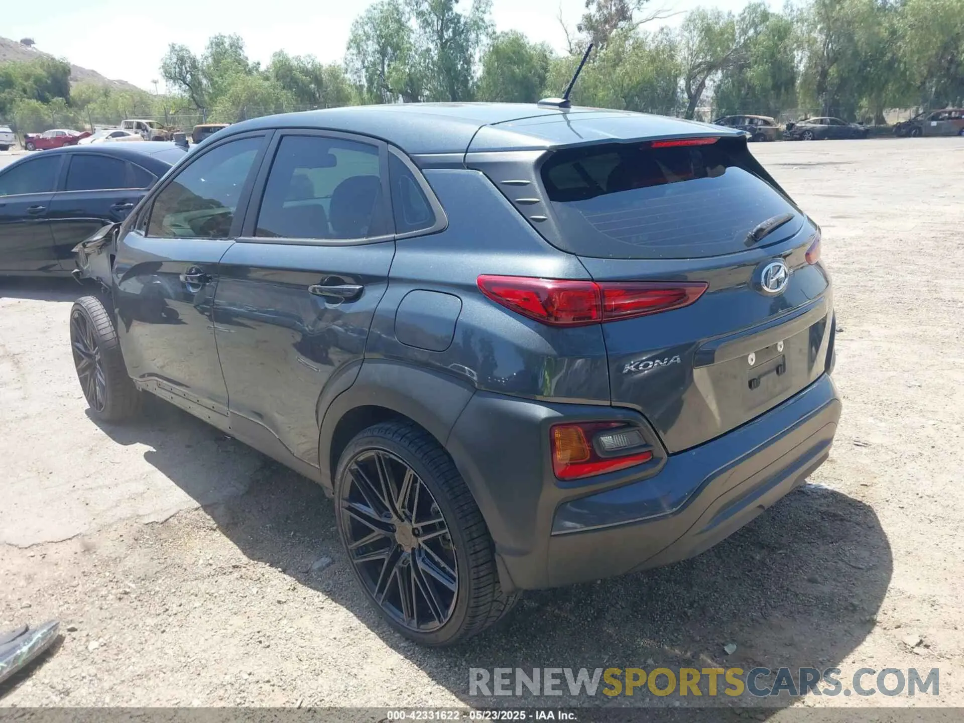 3 Photograph of a damaged car KM8K12AAXMU672103 HYUNDAI KONA 2021