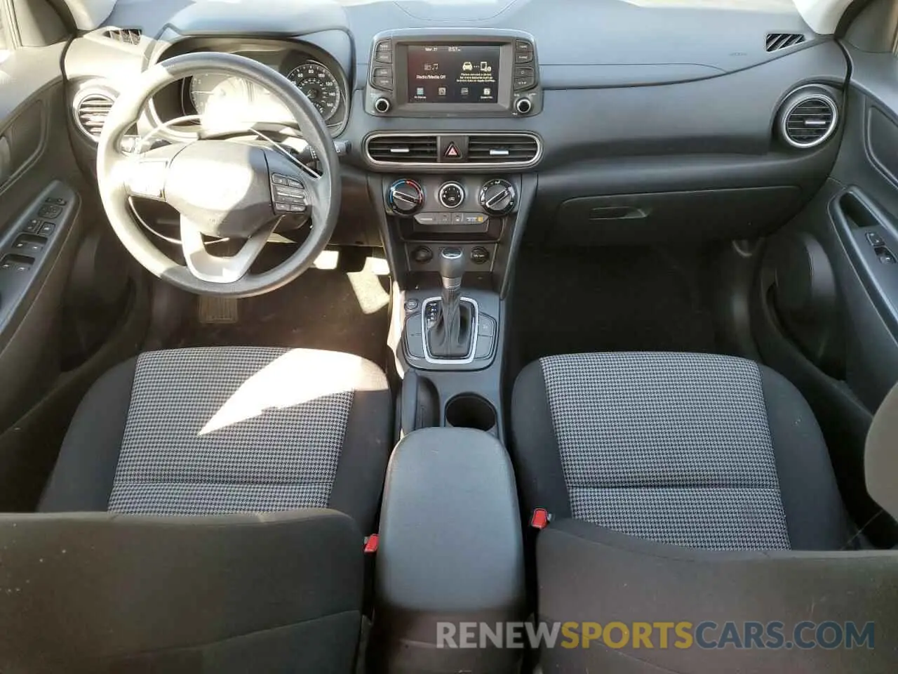 8 Photograph of a damaged car KM8K12AAXMU702555 HYUNDAI KONA 2021