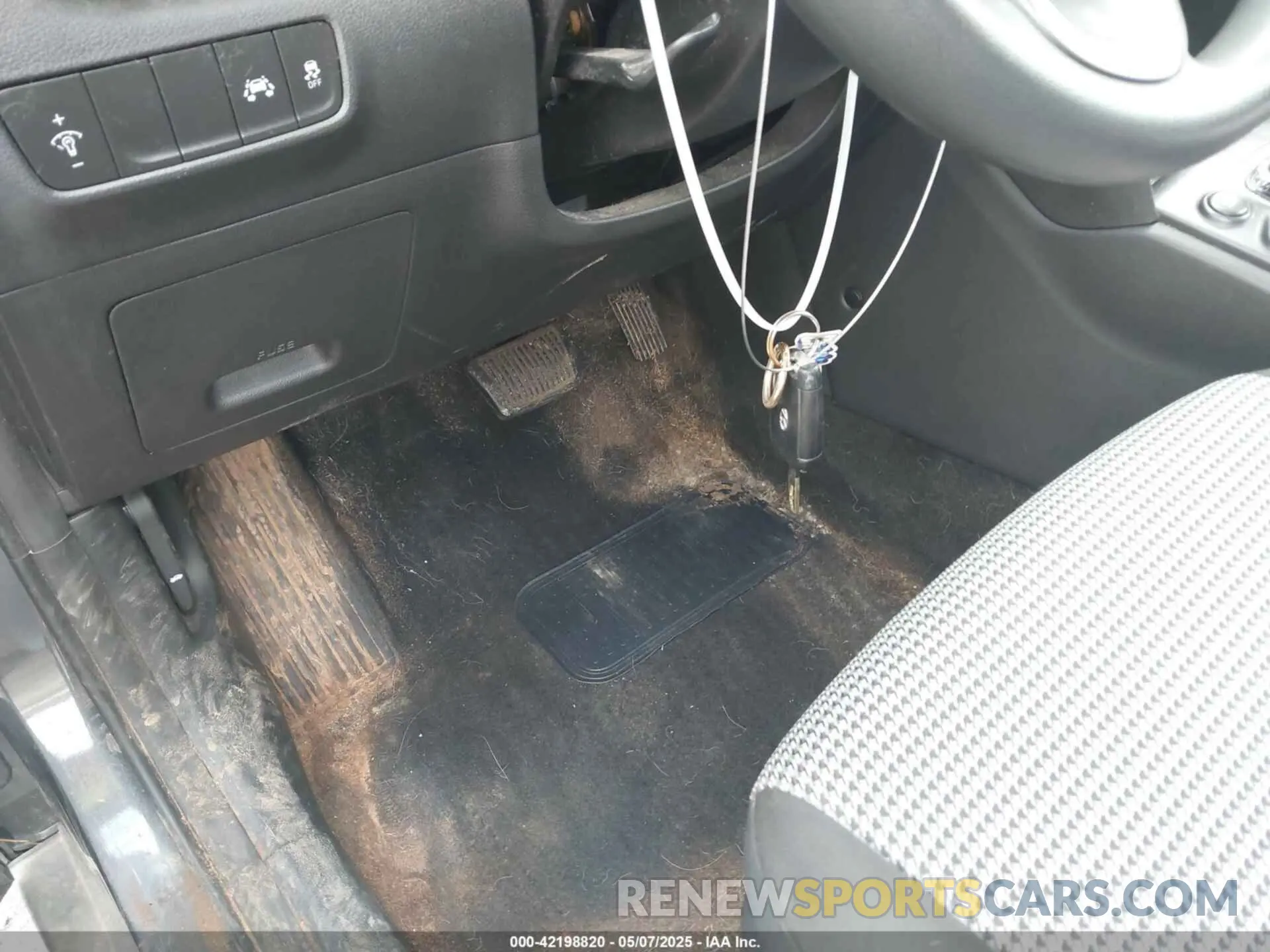 11 Photograph of a damaged car KM8K1CAA0MU679602 HYUNDAI KONA 2021
