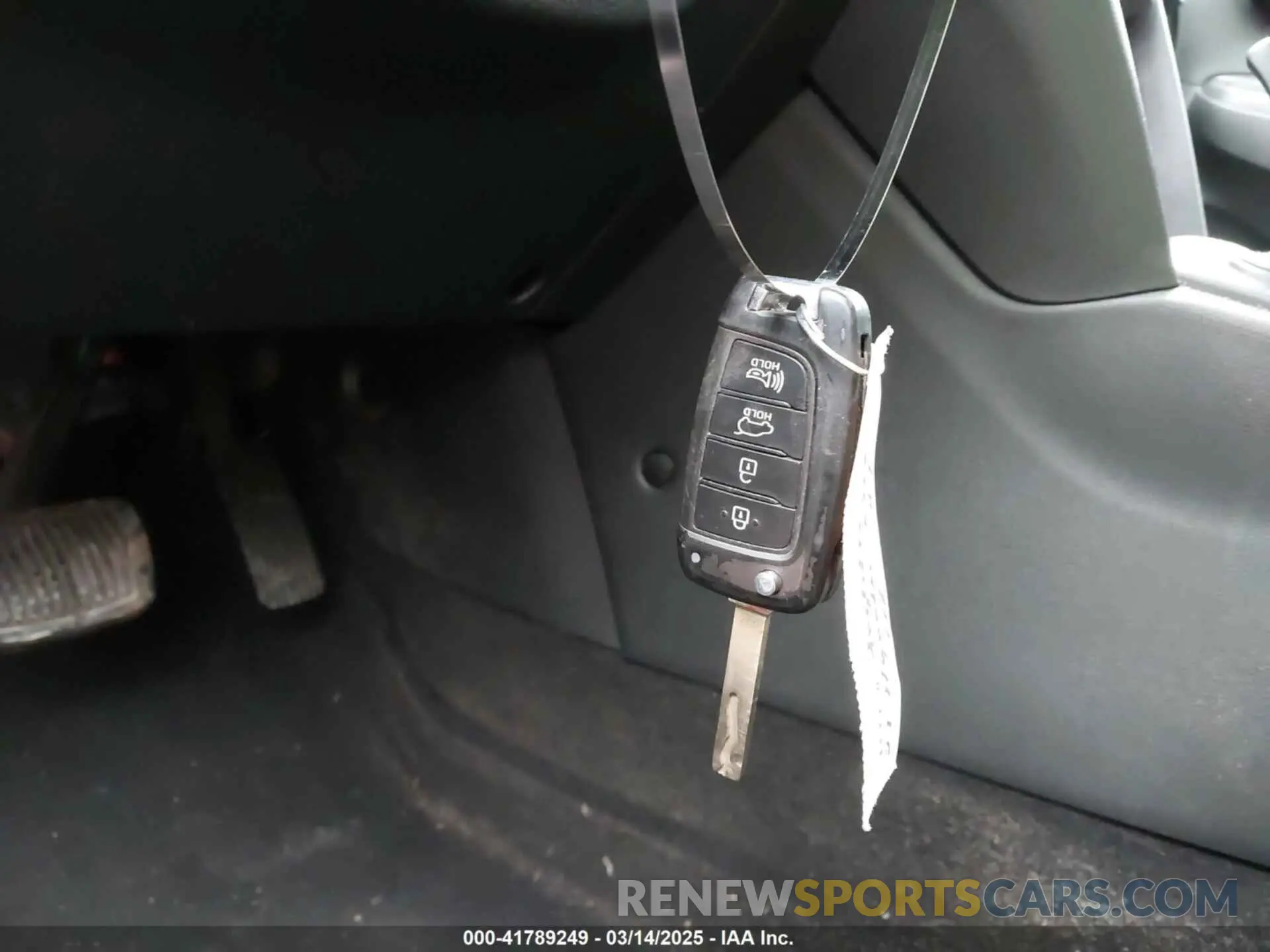 11 Photograph of a damaged car KM8K1CAA0MU736896 HYUNDAI KONA 2021
