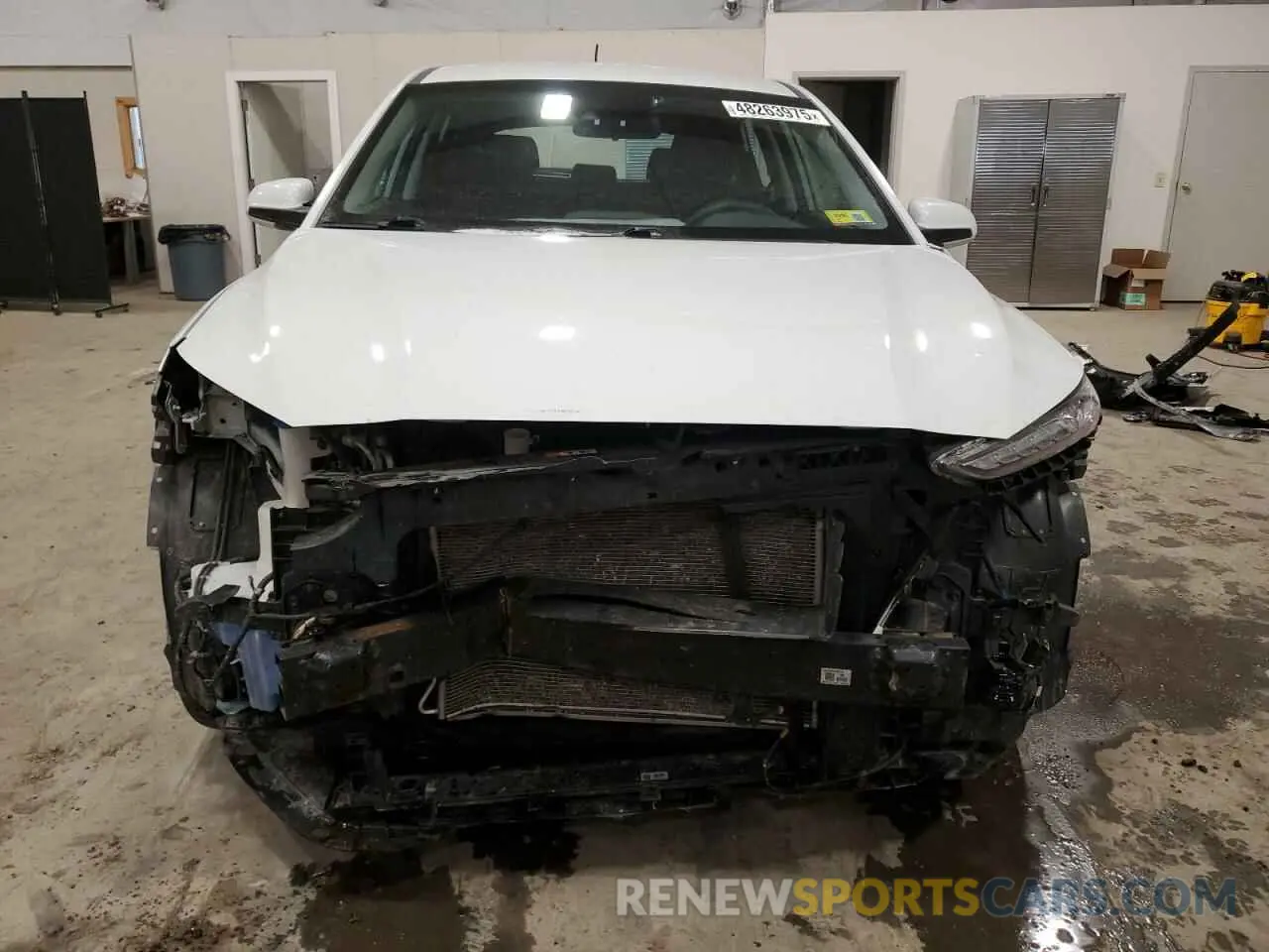 5 Photograph of a damaged car KM8K1CAA1MU600759 HYUNDAI KONA 2021
