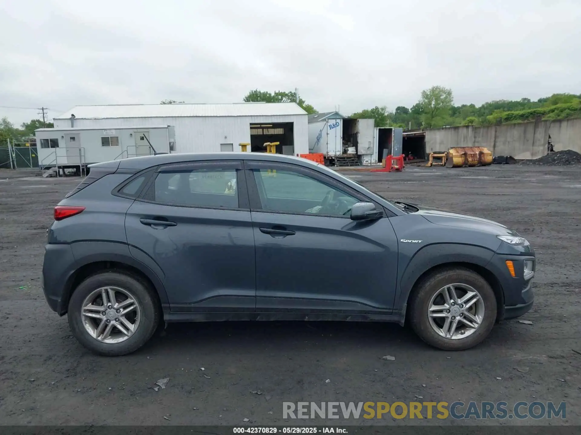 13 Photograph of a damaged car KM8K1CAA1MU648231 HYUNDAI KONA 2021