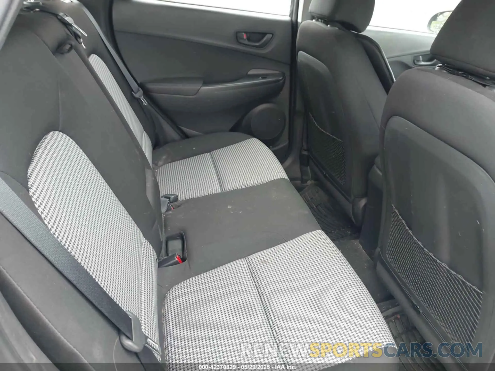 8 Photograph of a damaged car KM8K1CAA1MU648231 HYUNDAI KONA 2021