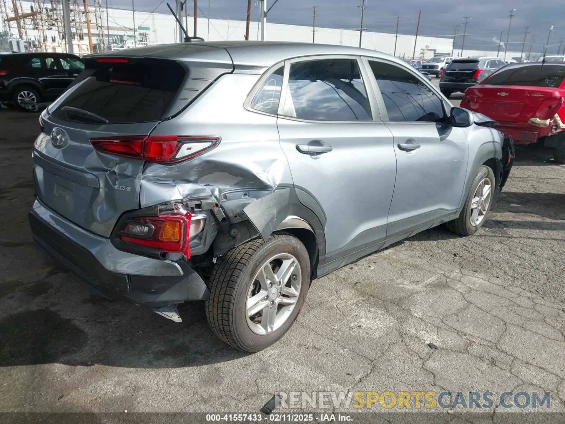 4 Photograph of a damaged car KM8K1CAA1MU690480 HYUNDAI KONA 2021