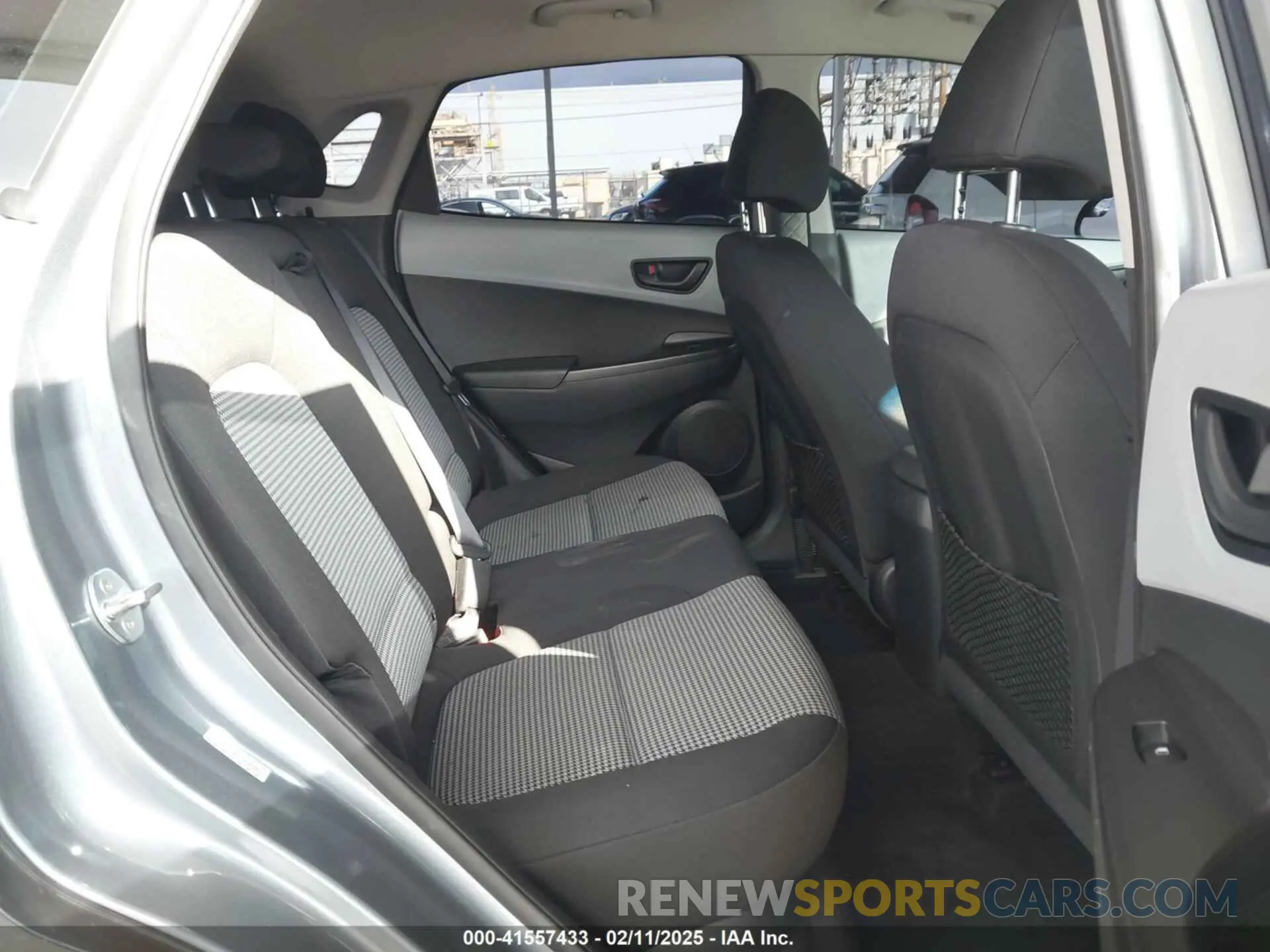 8 Photograph of a damaged car KM8K1CAA1MU690480 HYUNDAI KONA 2021