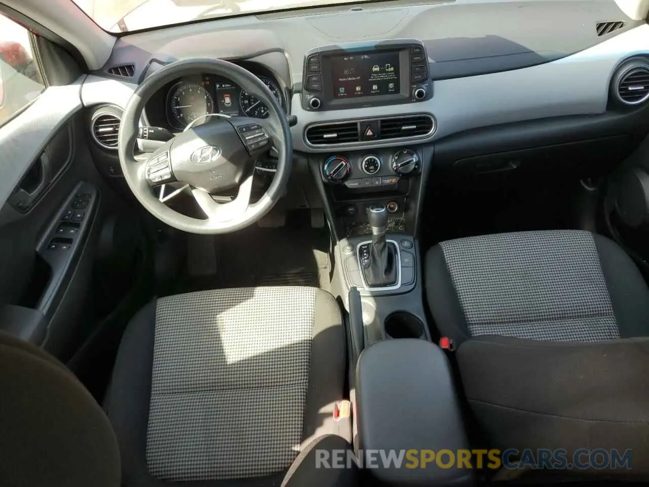 8 Photograph of a damaged car KM8K1CAA2MU748175 HYUNDAI KONA 2021