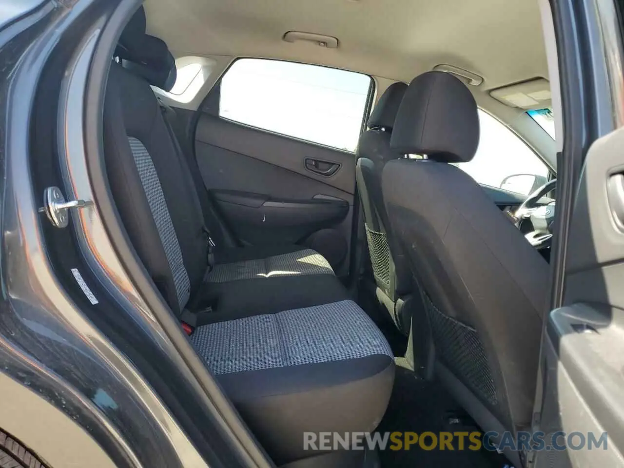 12 Photograph of a damaged car KM8K1CAA3MU653690 HYUNDAI KONA 2021