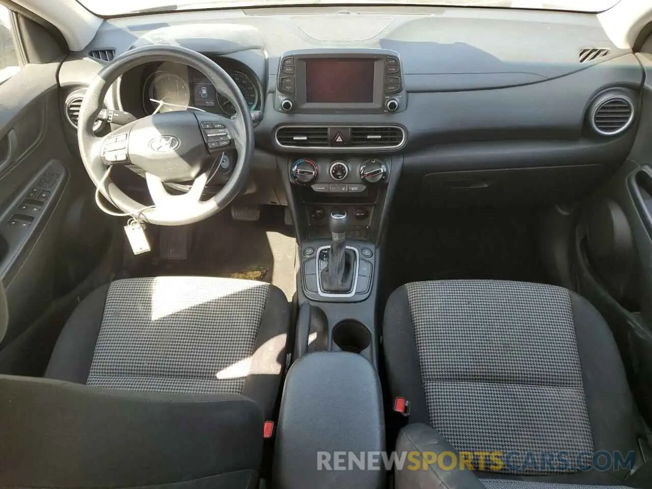 8 Photograph of a damaged car KM8K1CAA3MU653690 HYUNDAI KONA 2021