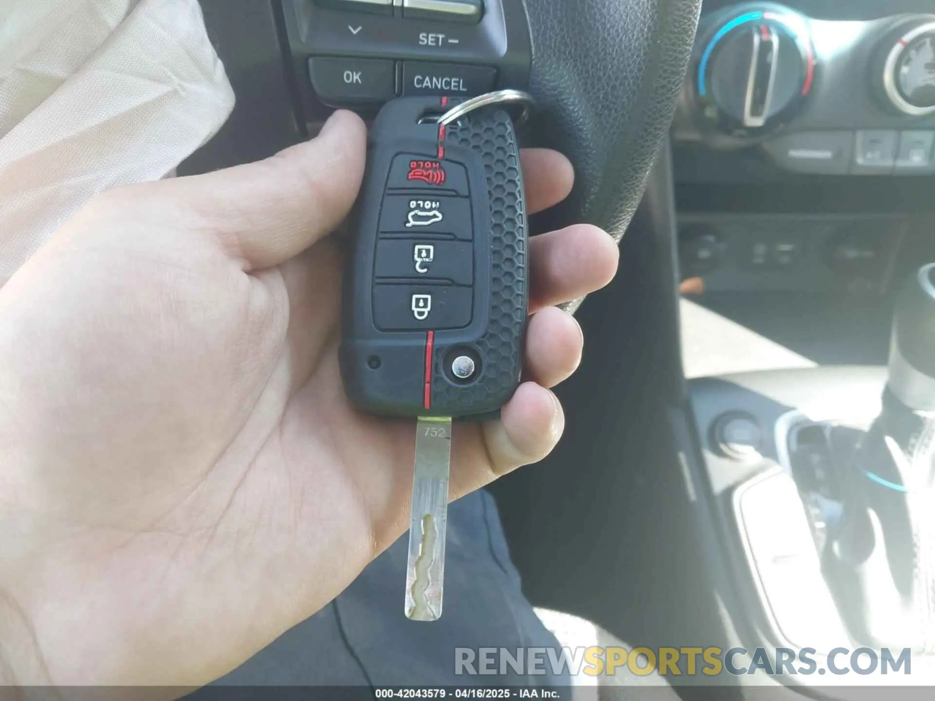 11 Photograph of a damaged car KM8K1CAA3MU674975 HYUNDAI KONA 2021