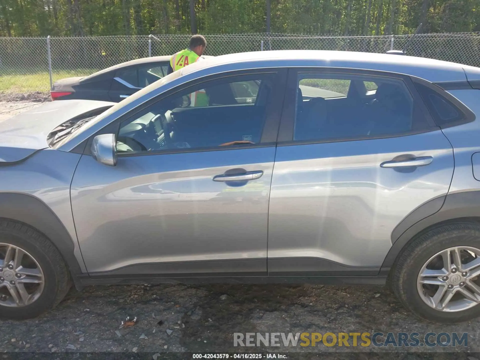 14 Photograph of a damaged car KM8K1CAA3MU674975 HYUNDAI KONA 2021