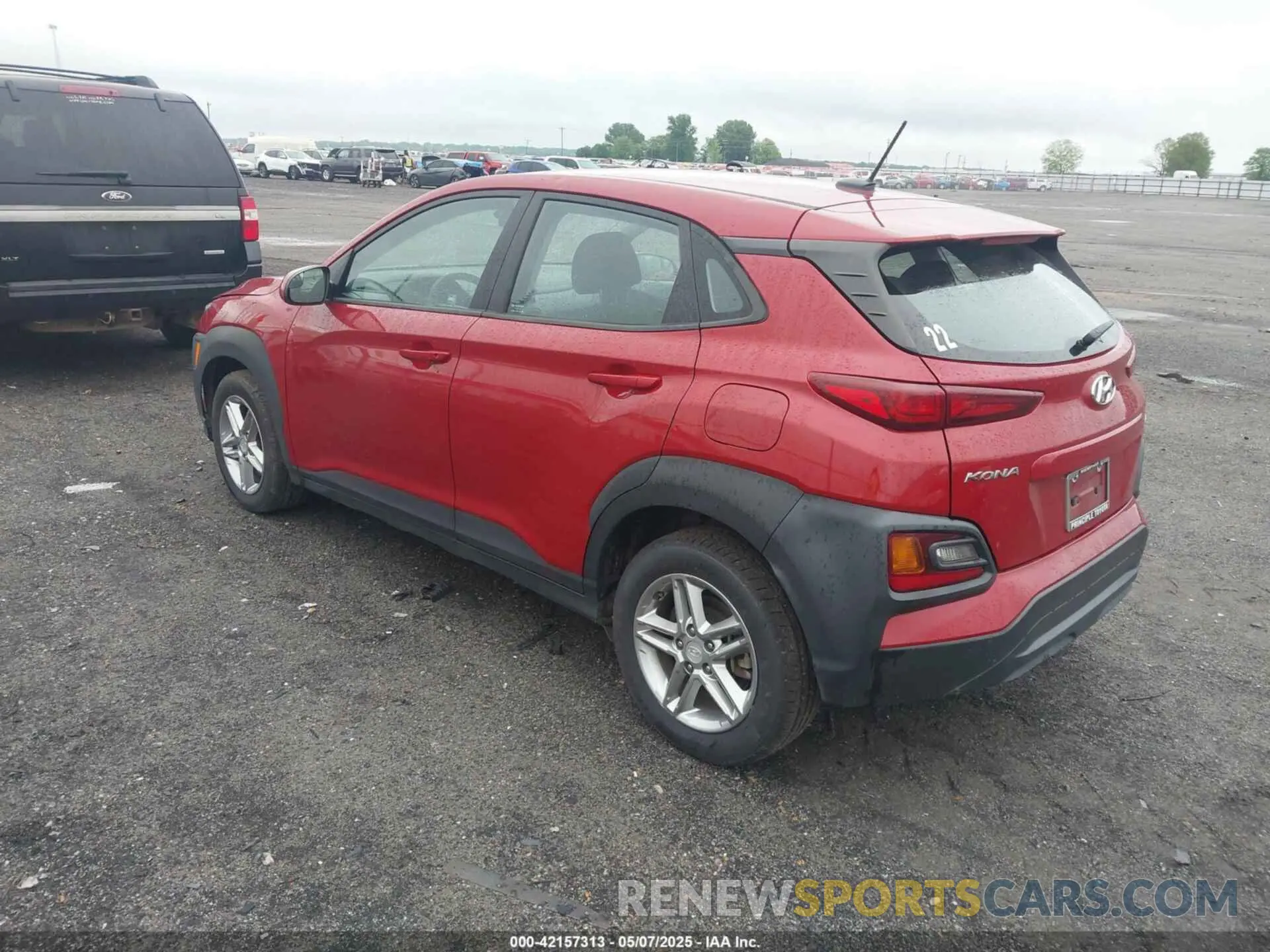 3 Photograph of a damaged car KM8K1CAA4MU633934 HYUNDAI KONA 2021