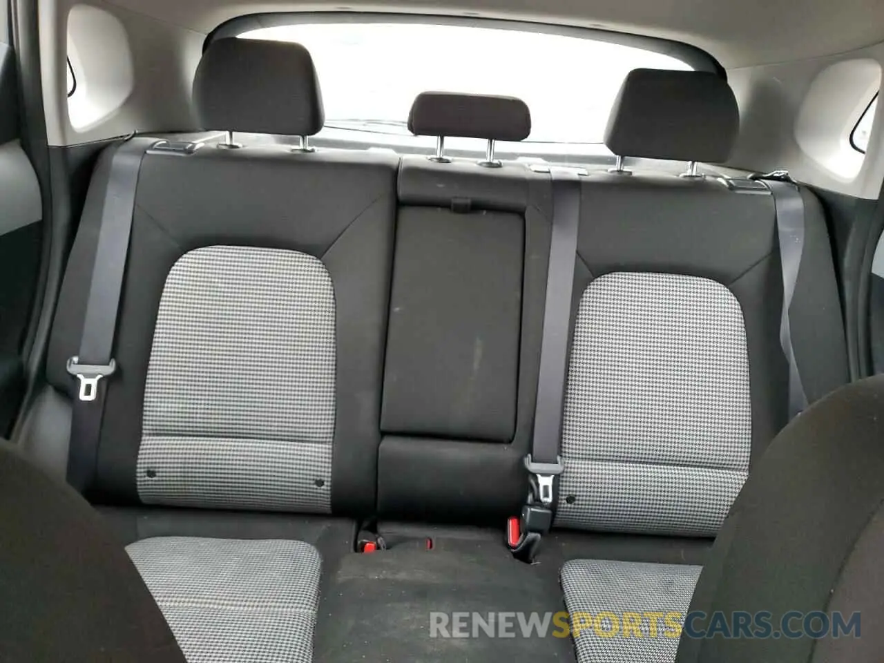 10 Photograph of a damaged car KM8K1CAA4MU685385 HYUNDAI KONA 2021