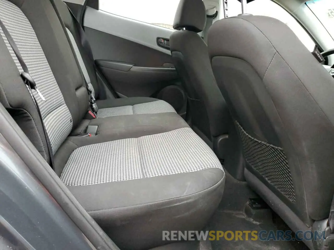 11 Photograph of a damaged car KM8K1CAA4MU685385 HYUNDAI KONA 2021