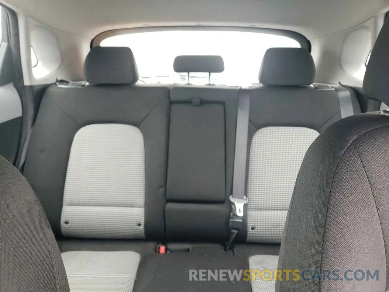 10 Photograph of a damaged car KM8K1CAA4MU705330 HYUNDAI KONA 2021