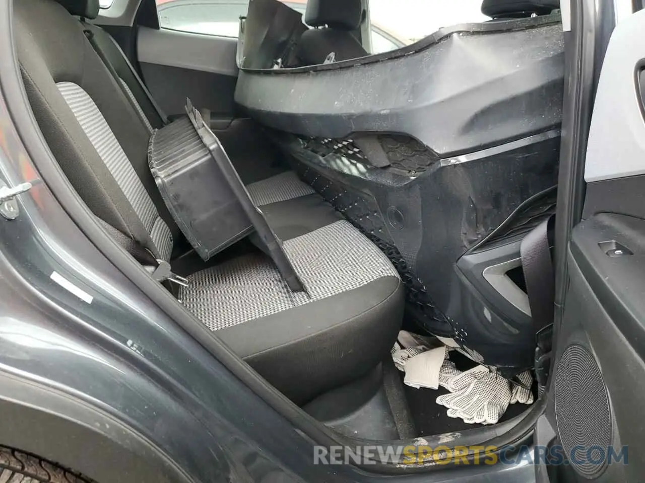 11 Photograph of a damaged car KM8K1CAA4MU705330 HYUNDAI KONA 2021