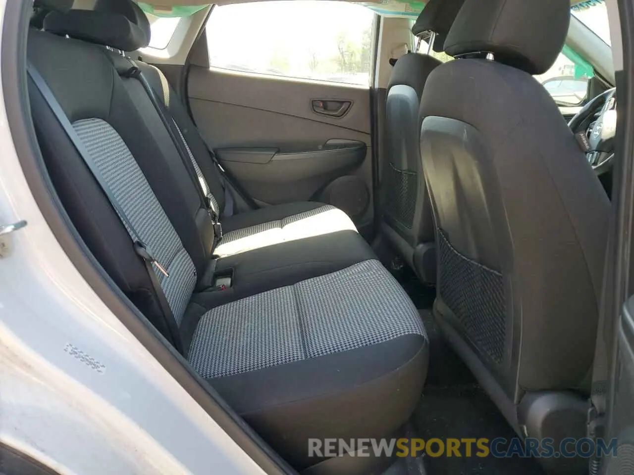 10 Photograph of a damaged car KM8K1CAA7MU659637 HYUNDAI KONA 2021