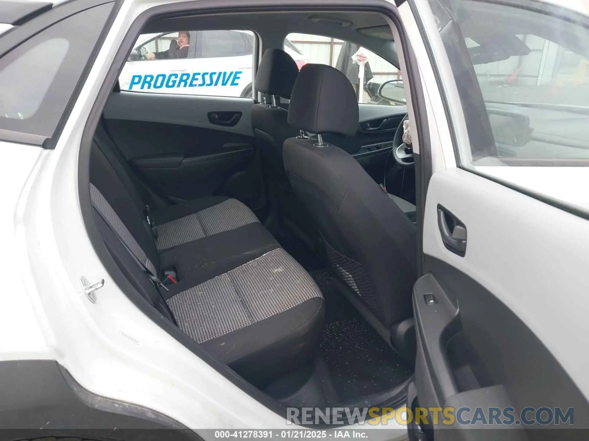8 Photograph of a damaged car KM8K1CAA8MU691948 HYUNDAI KONA 2021