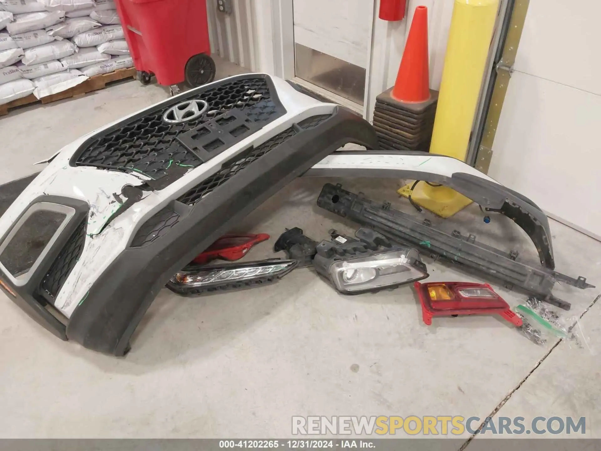 12 Photograph of a damaged car KM8K1CAA9MU642645 HYUNDAI KONA 2021
