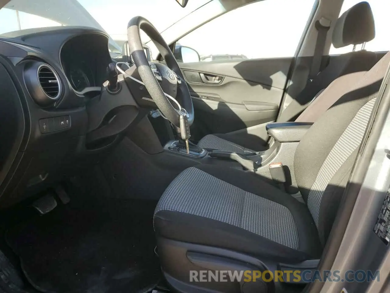 7 Photograph of a damaged car KM8K1CAA9MU704738 HYUNDAI KONA 2021