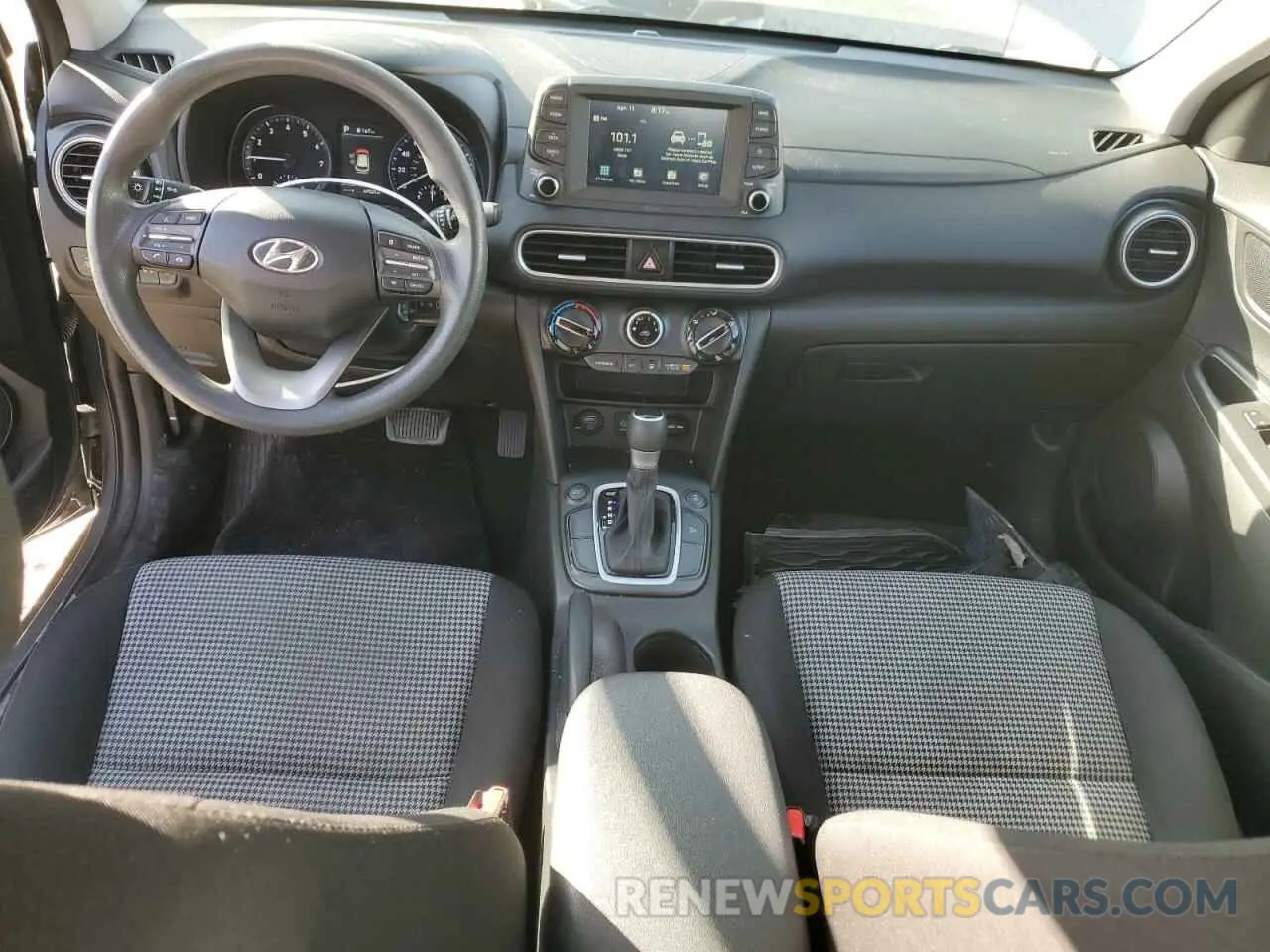 8 Photograph of a damaged car KM8K1CAA9MU704738 HYUNDAI KONA 2021