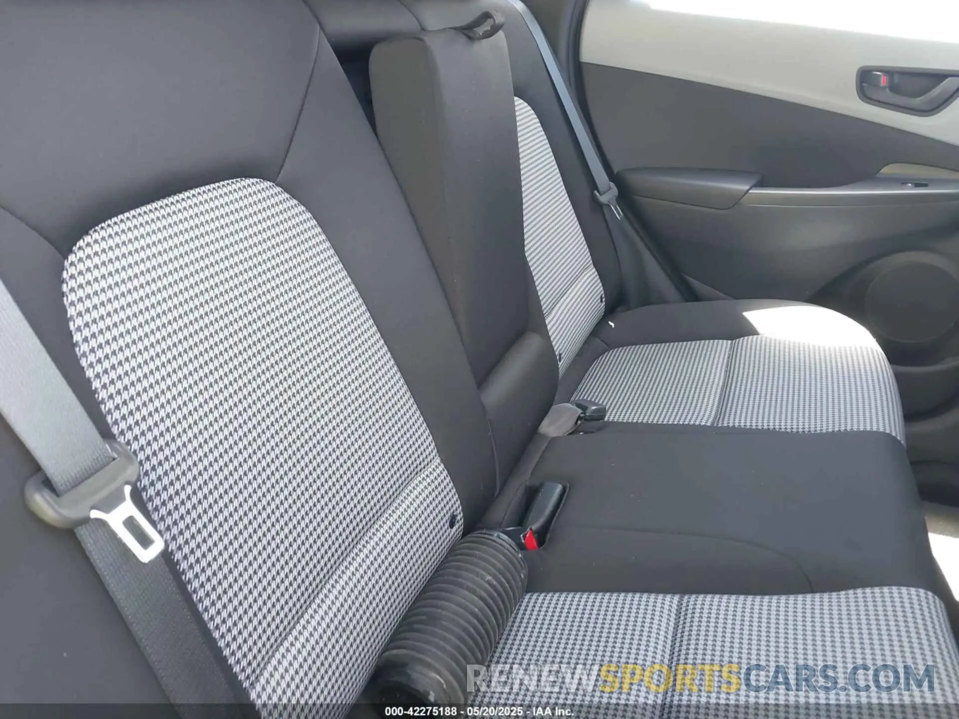 8 Photograph of a damaged car KM8K1CAA9MU723192 HYUNDAI KONA 2021