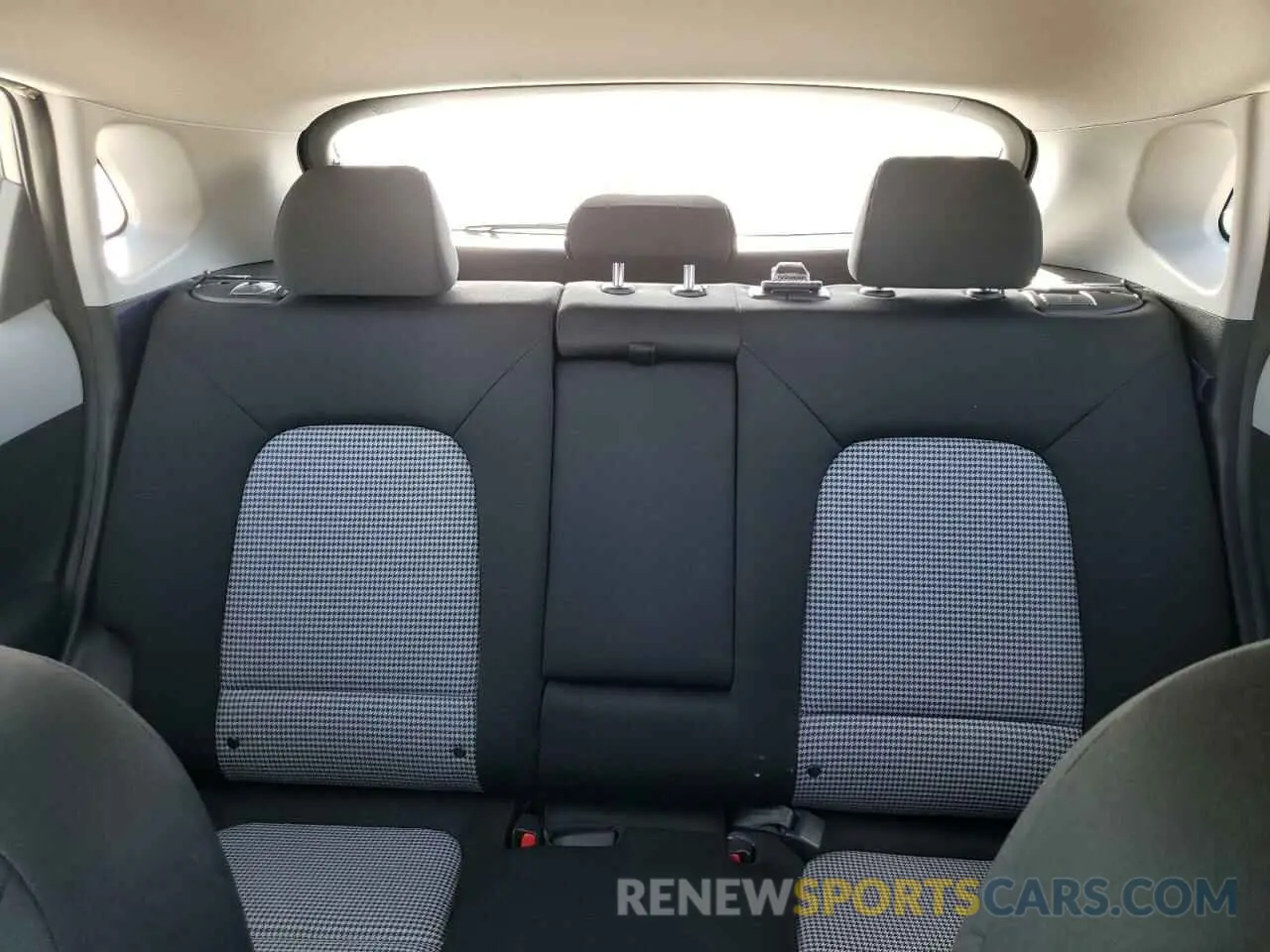 10 Photograph of a damaged car KM8K1CAAXMU676089 HYUNDAI KONA 2021