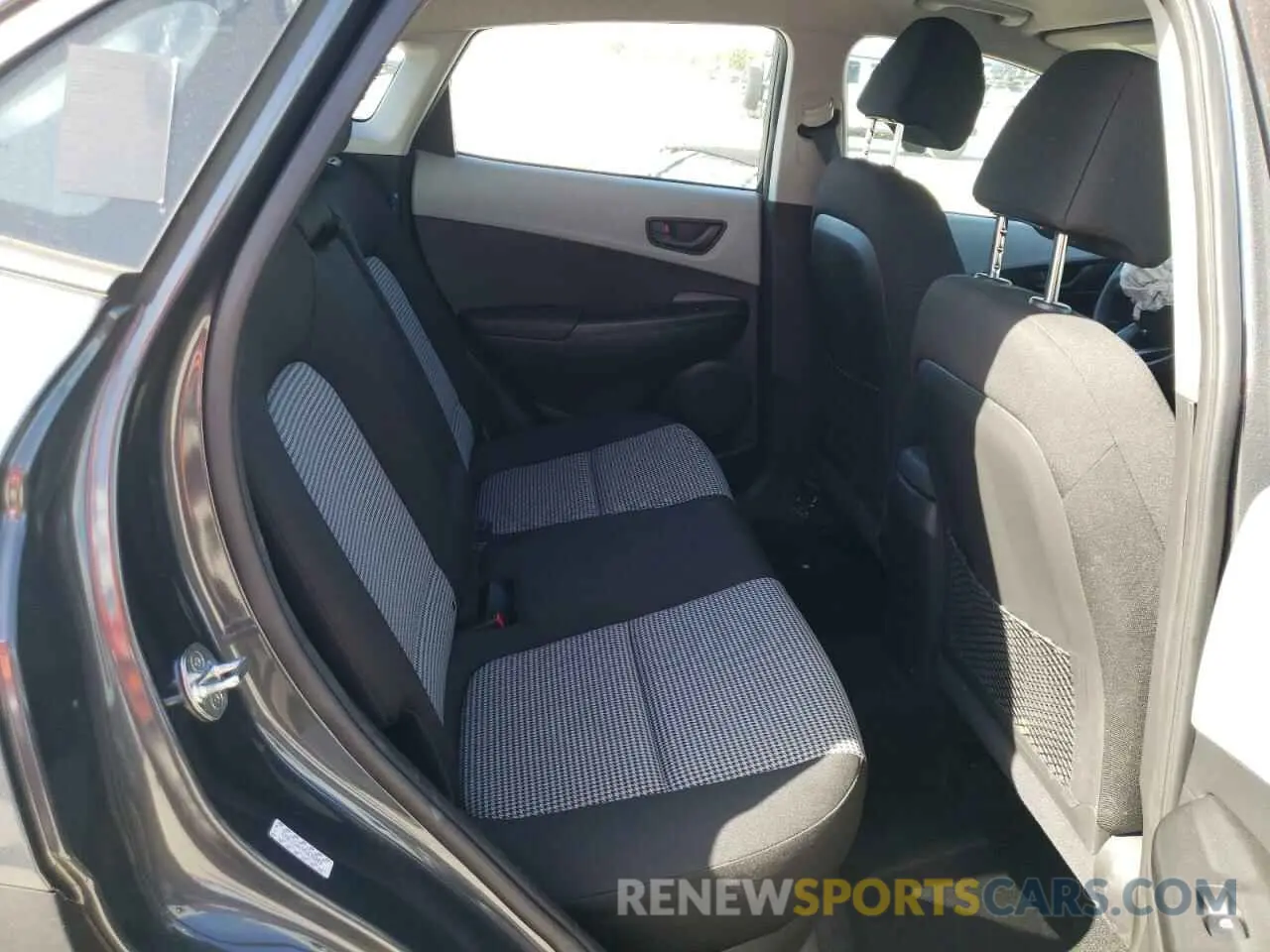 12 Photograph of a damaged car KM8K1CAAXMU676089 HYUNDAI KONA 2021