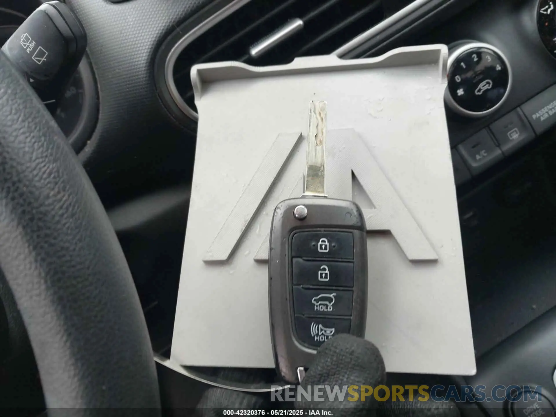 11 Photograph of a damaged car KM8K1CAAXMU740034 HYUNDAI KONA 2021