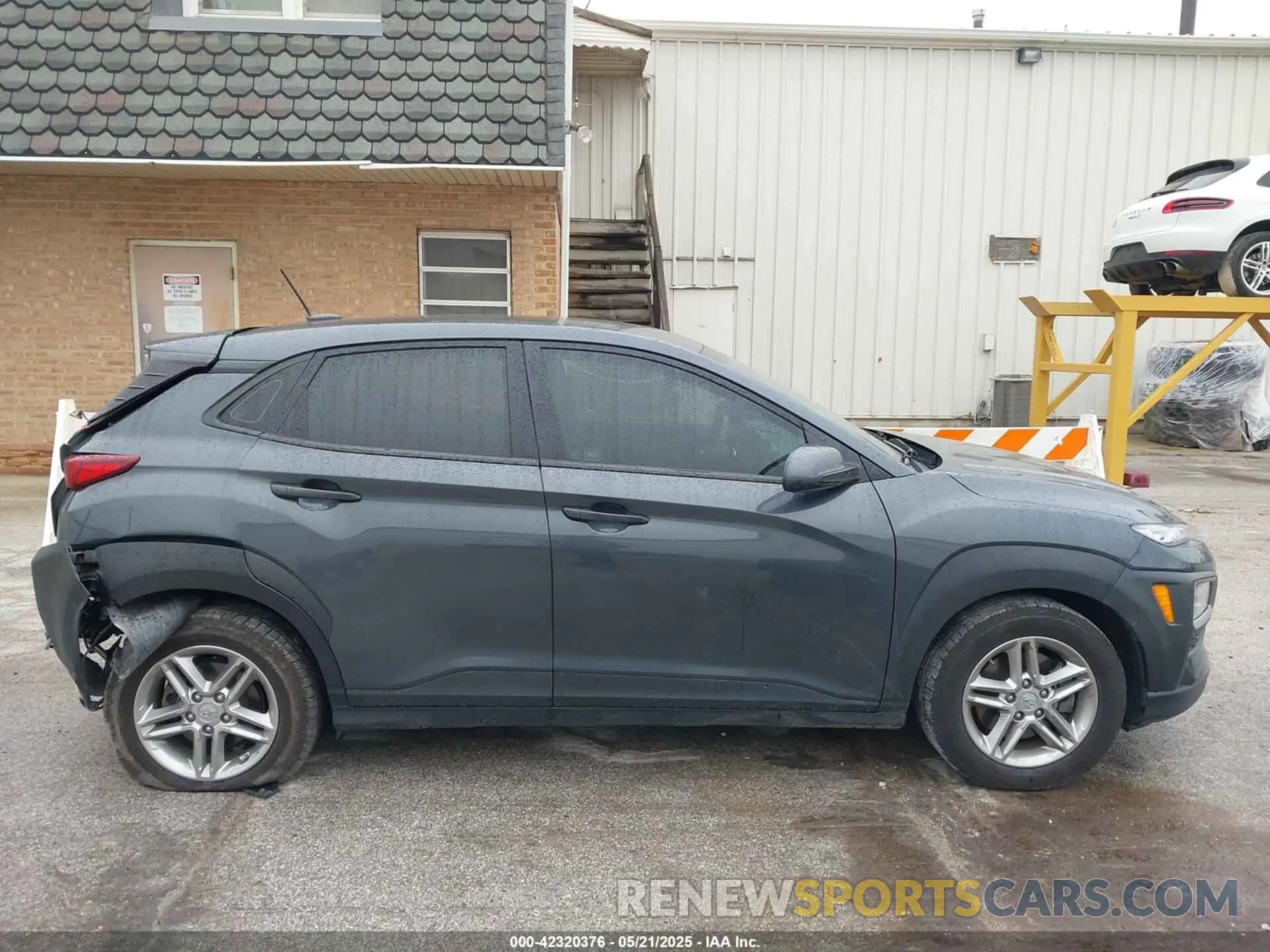 14 Photograph of a damaged car KM8K1CAAXMU740034 HYUNDAI KONA 2021