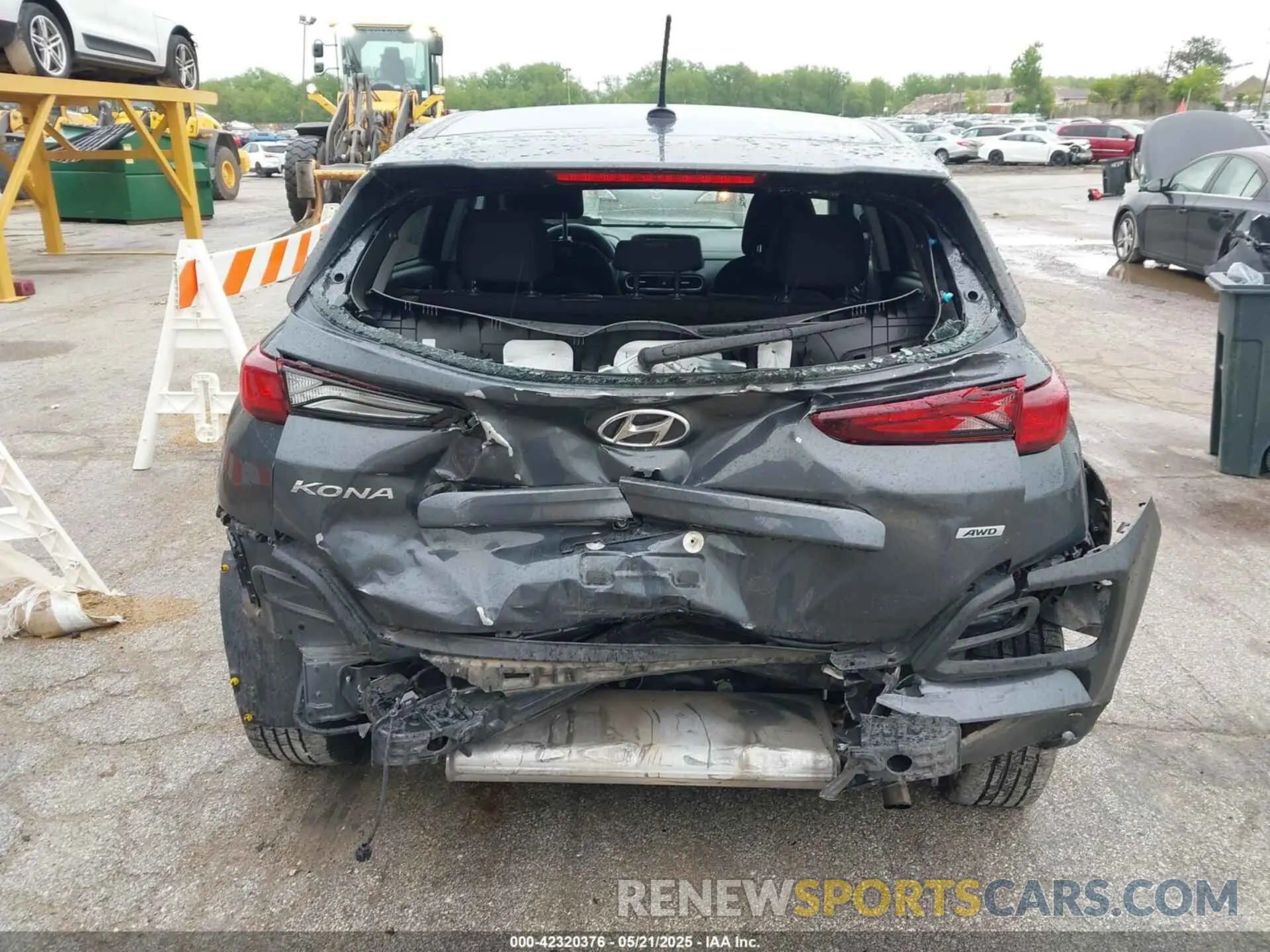 17 Photograph of a damaged car KM8K1CAAXMU740034 HYUNDAI KONA 2021