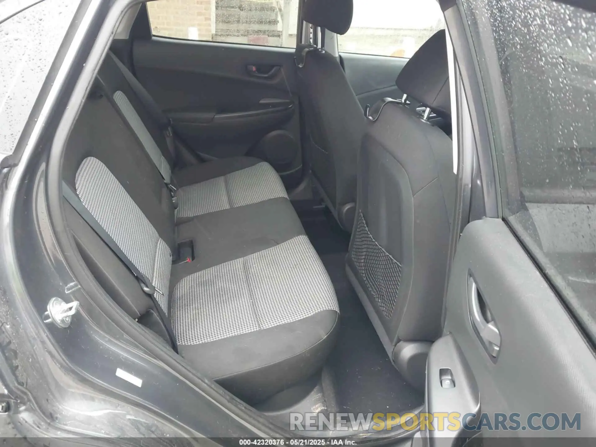 8 Photograph of a damaged car KM8K1CAAXMU740034 HYUNDAI KONA 2021