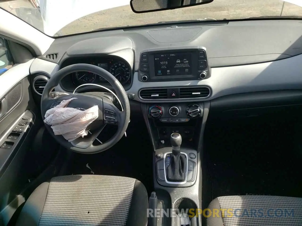 8 Photograph of a damaged car KM8K1CAAXMU746447 HYUNDAI KONA 2021
