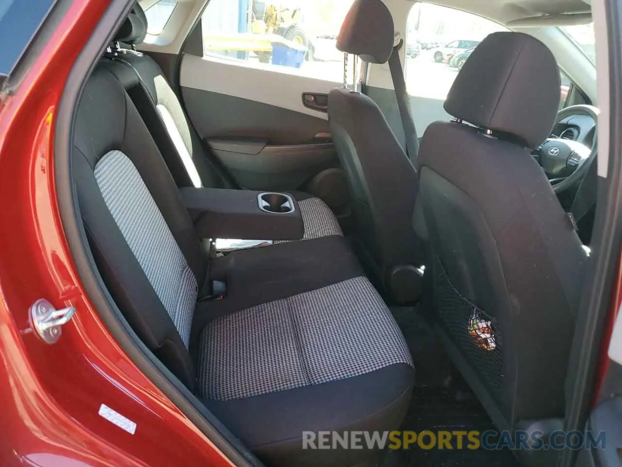 11 Photograph of a damaged car KM8K1CAAXMU748165 HYUNDAI KONA 2021