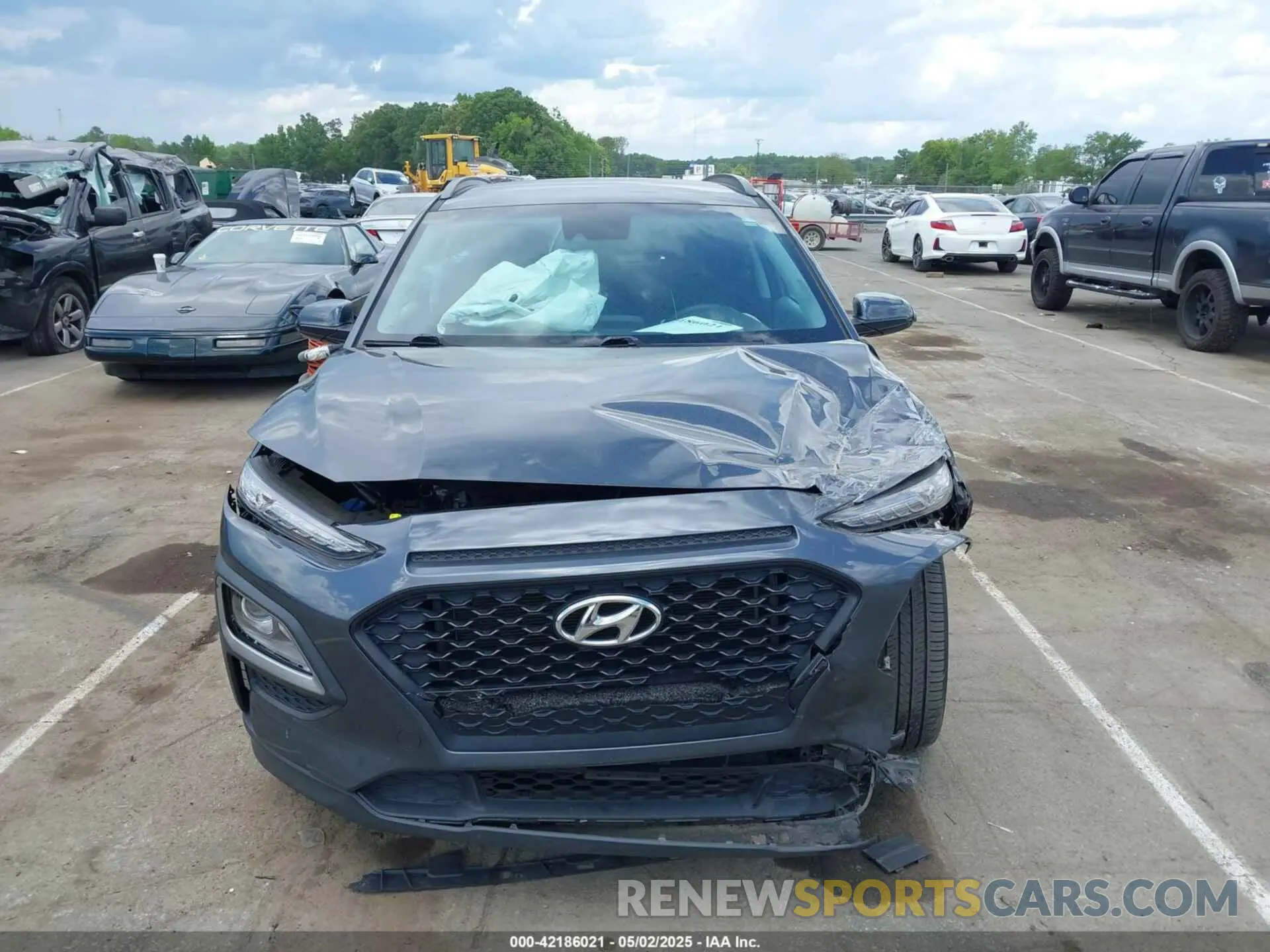 12 Photograph of a damaged car KM8K22AA1MU687408 HYUNDAI KONA 2021