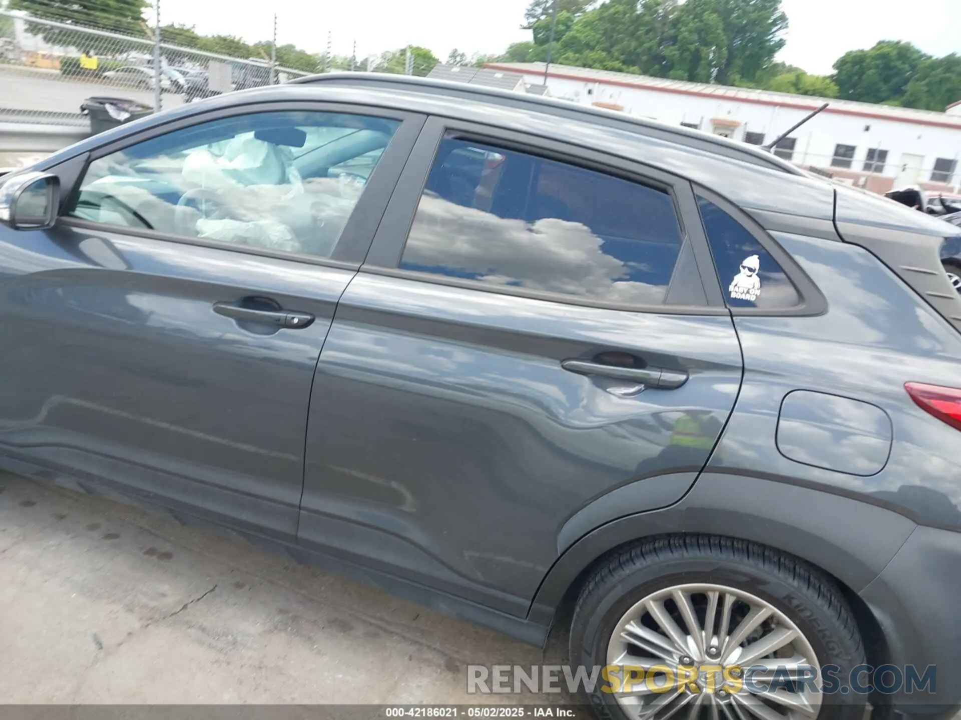 14 Photograph of a damaged car KM8K22AA1MU687408 HYUNDAI KONA 2021