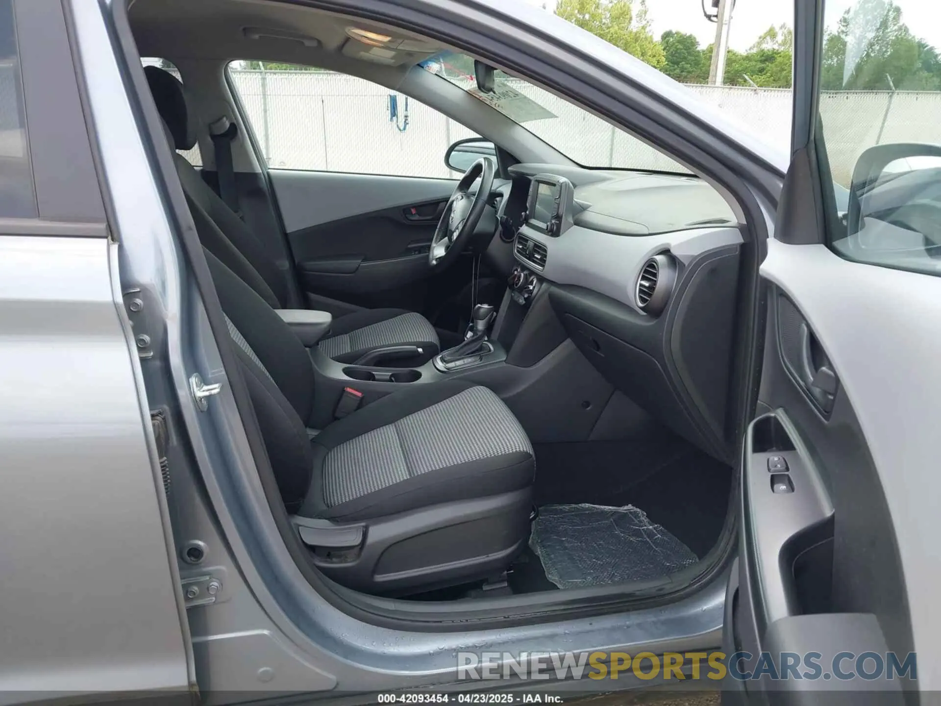 5 Photograph of a damaged car KM8K22AA2MU601507 HYUNDAI KONA 2021