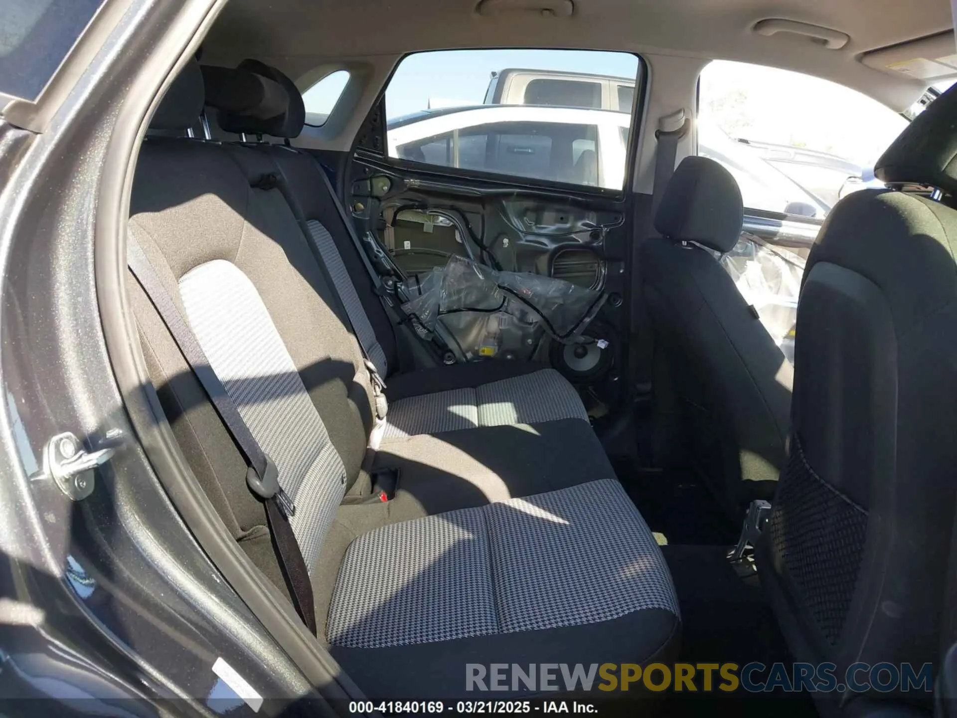8 Photograph of a damaged car KM8K22AA3MU670951 HYUNDAI KONA 2021