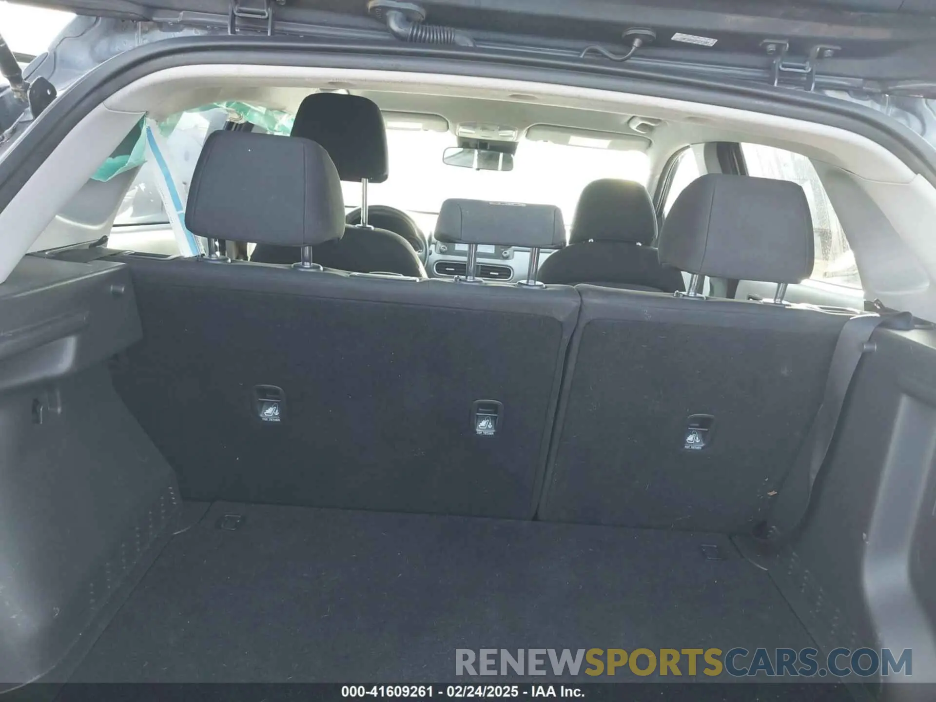 17 Photograph of a damaged car KM8K22AA3MU747284 HYUNDAI KONA 2021