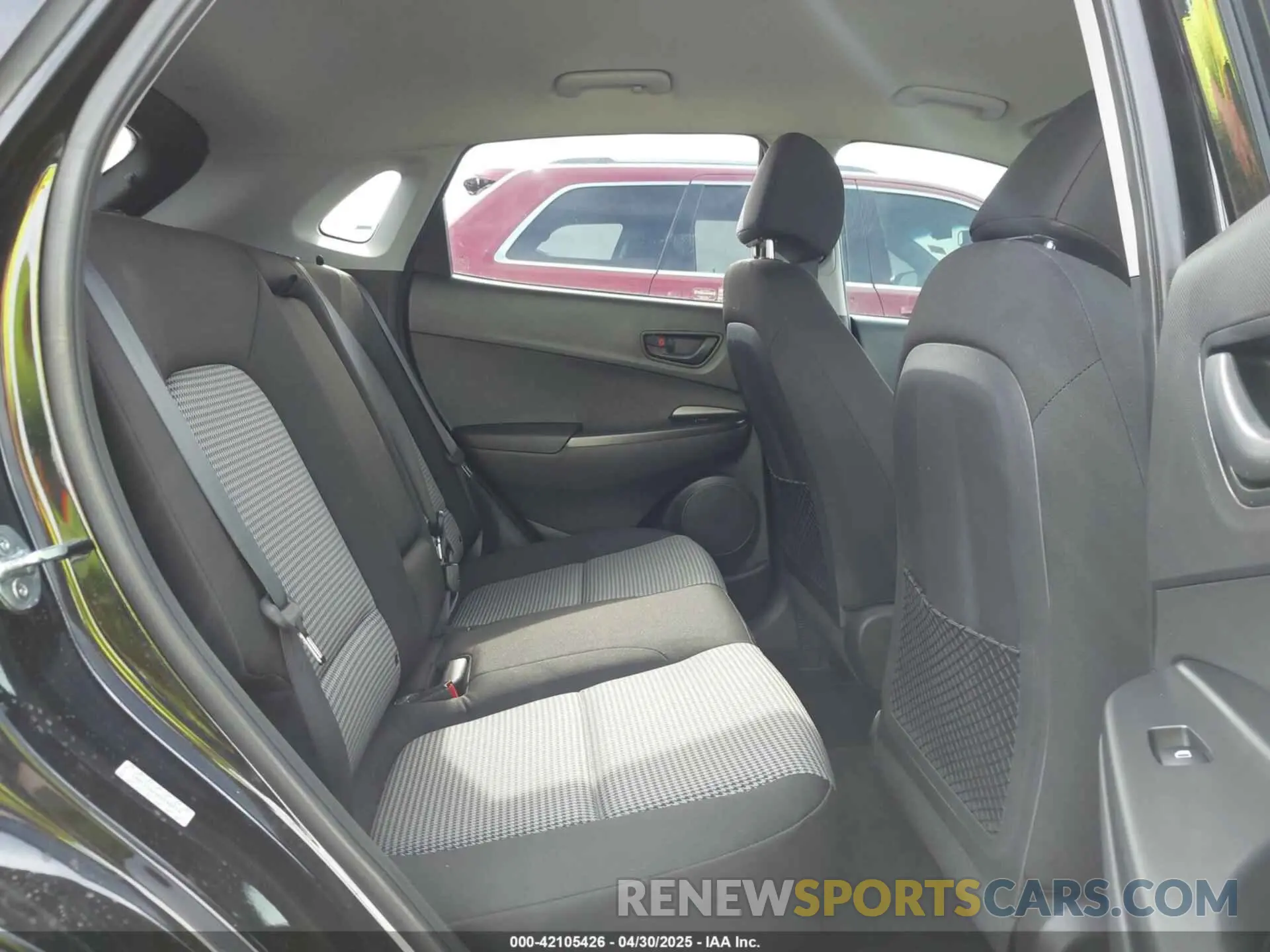 8 Photograph of a damaged car KM8K22AA4MU598979 HYUNDAI KONA 2021