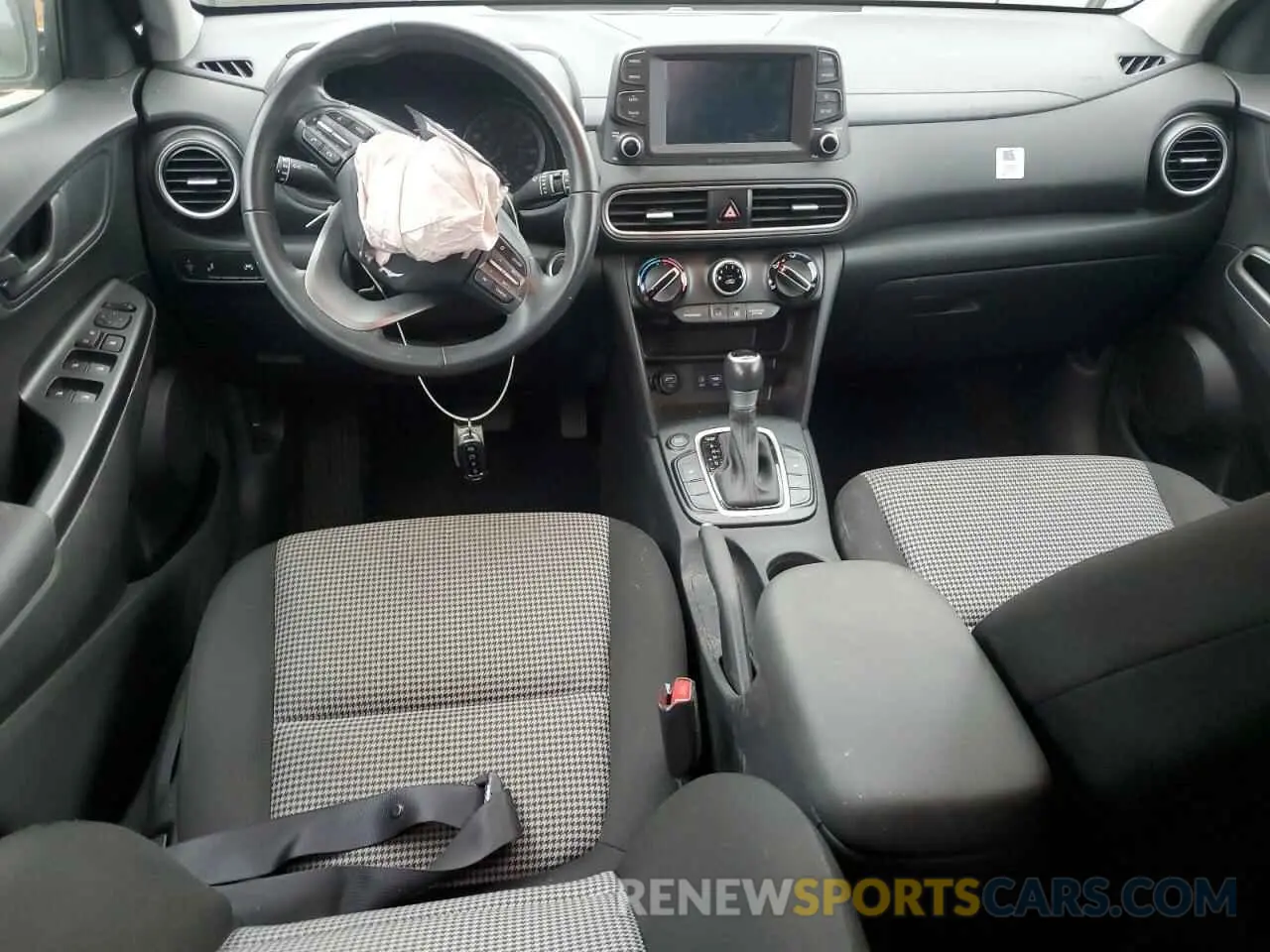8 Photograph of a damaged car KM8K22AA4MU674510 HYUNDAI KONA 2021