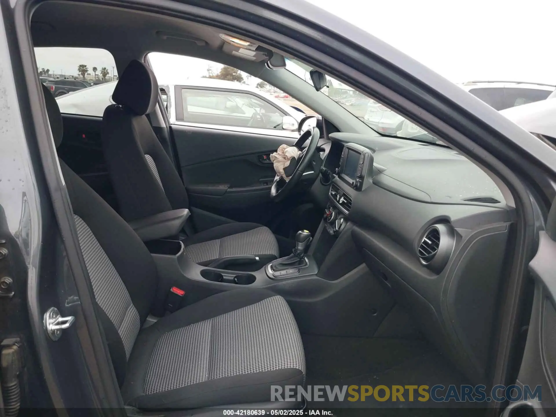 5 Photograph of a damaged car KM8K22AA5MU603865 HYUNDAI KONA 2021