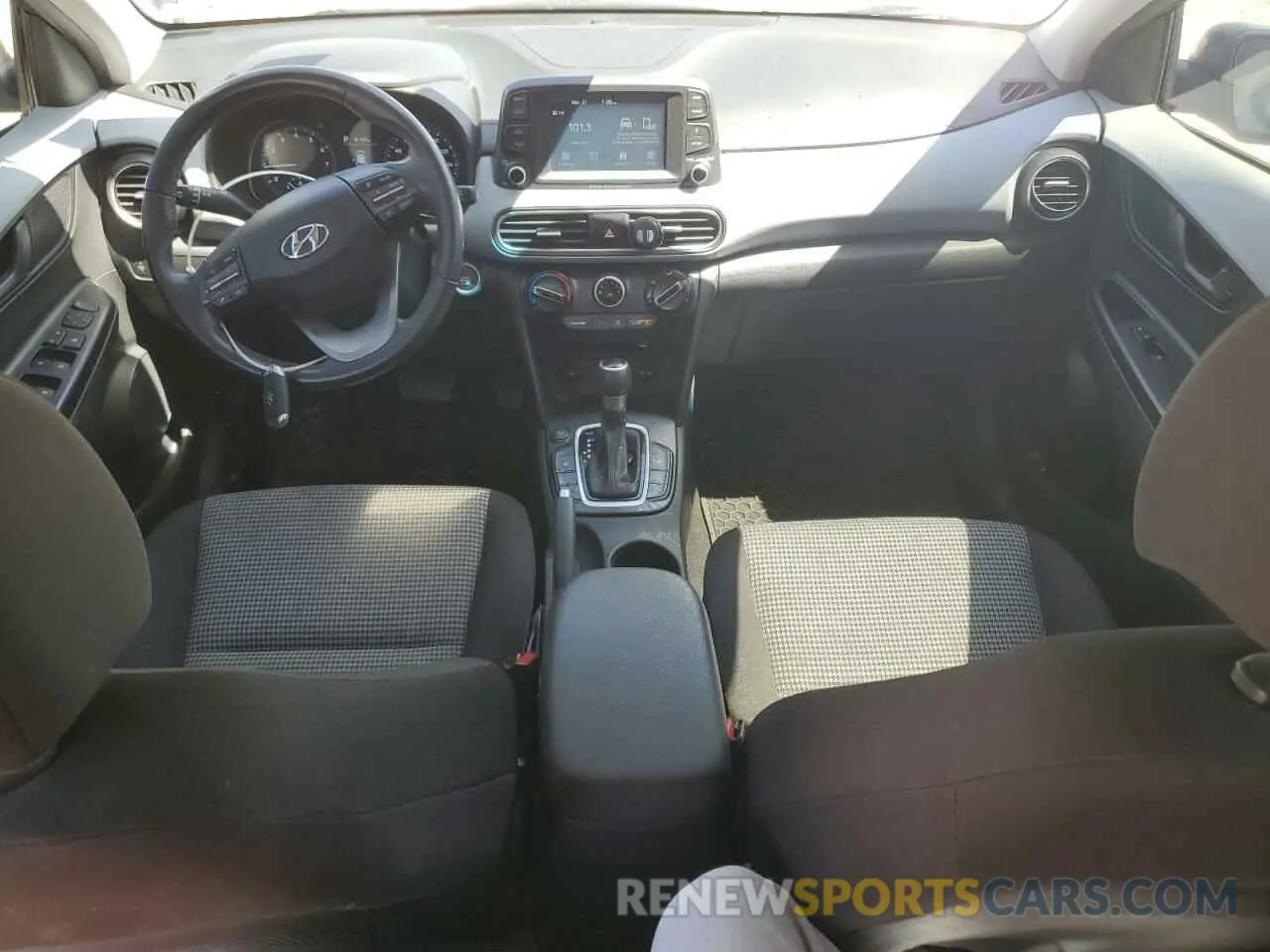 8 Photograph of a damaged car KM8K22AA5MU612856 HYUNDAI KONA 2021