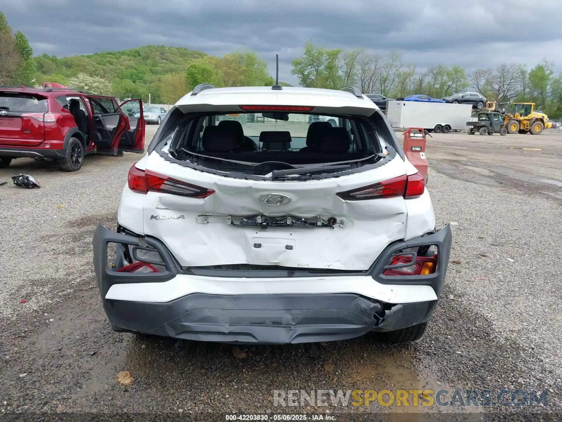 17 Photograph of a damaged car KM8K22AA6MU600814 HYUNDAI KONA 2021