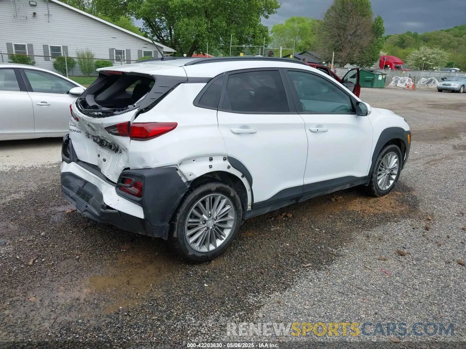 4 Photograph of a damaged car KM8K22AA6MU600814 HYUNDAI KONA 2021